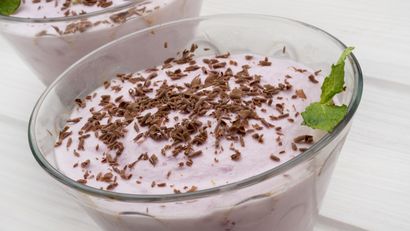 Mousse de yogur y moras, una postre perfecto para el verano