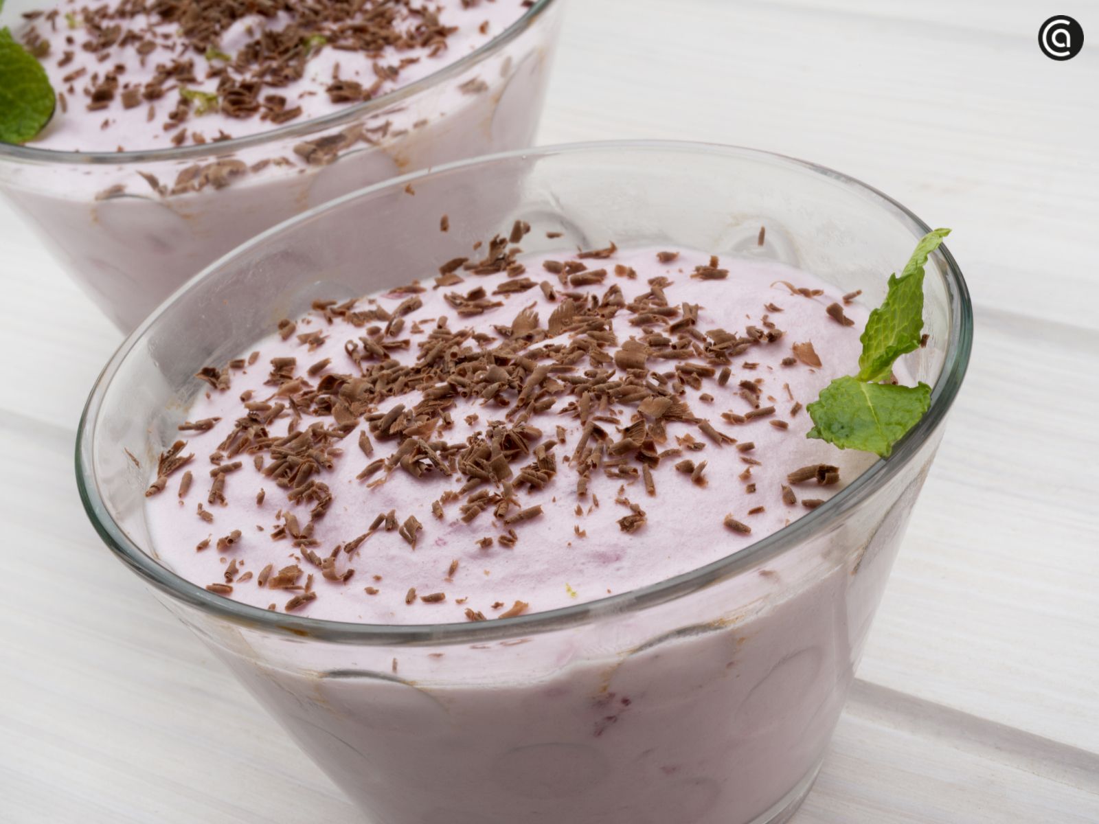 Mousse de yogur y moras, una postre perfecto para el verano