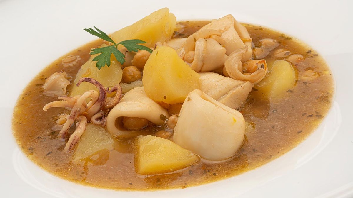 KARL66580320 calamares con garbanzos receta karlos arguinano