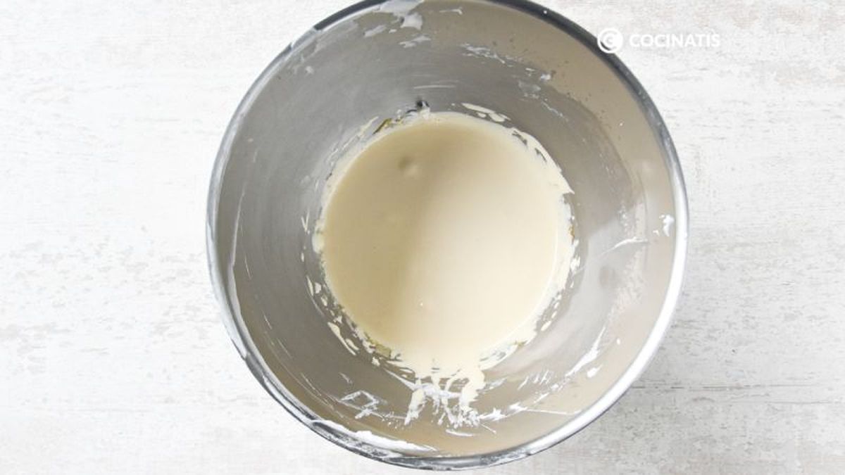 Yemas batidas hasta aclarar color