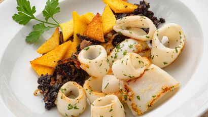 Chipirones salteados con morcilla, receta de Joseba Arguiñano