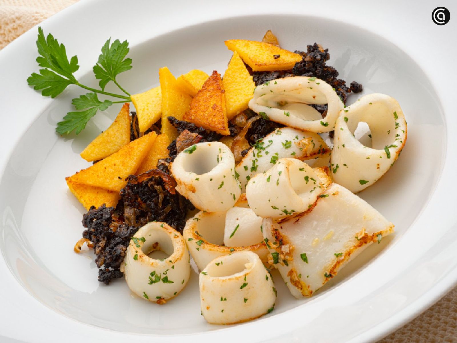 Chipirones salteados con morcilla, receta de Joseba Arguiñano