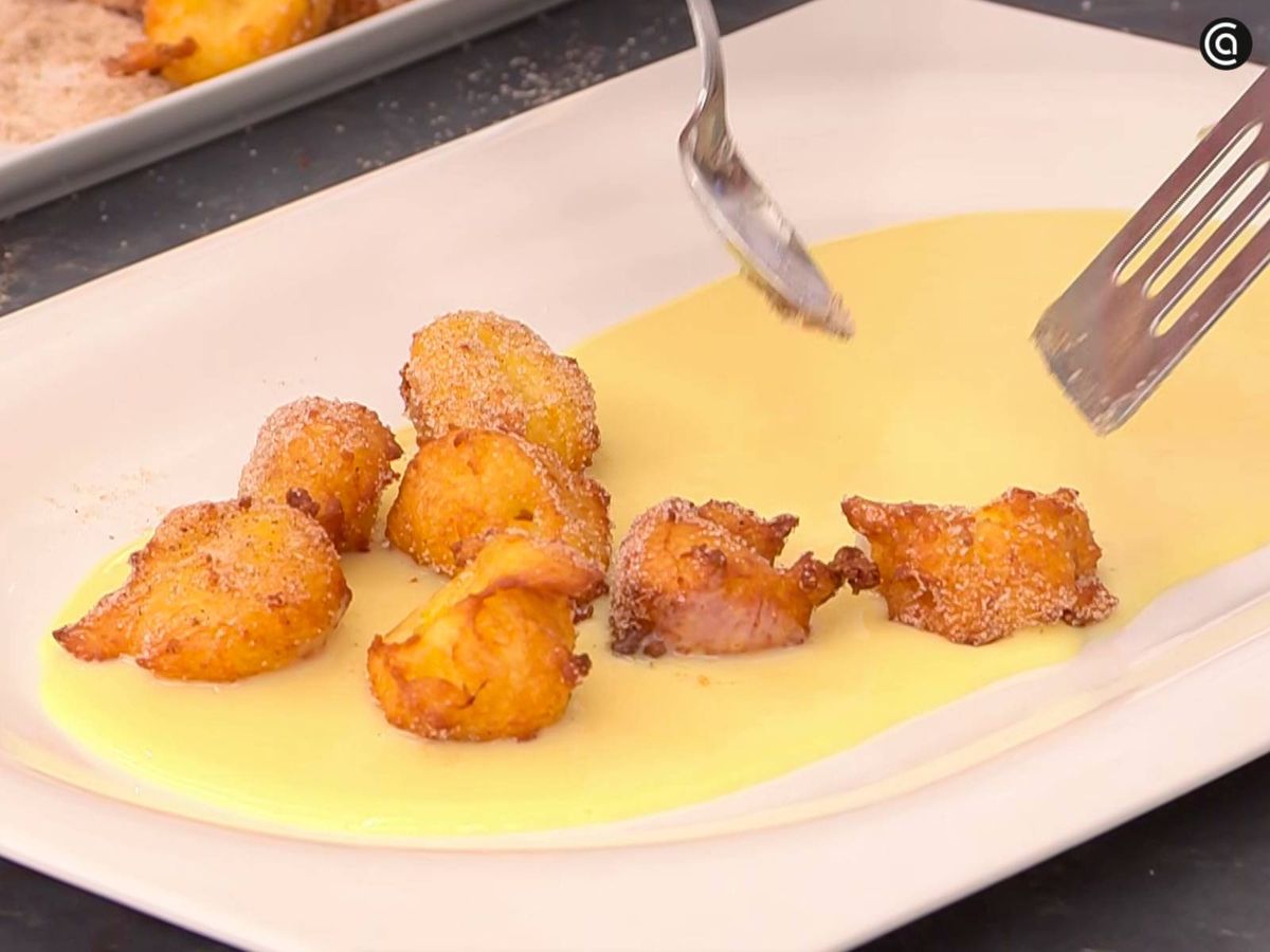 Sirve sobre la natilla