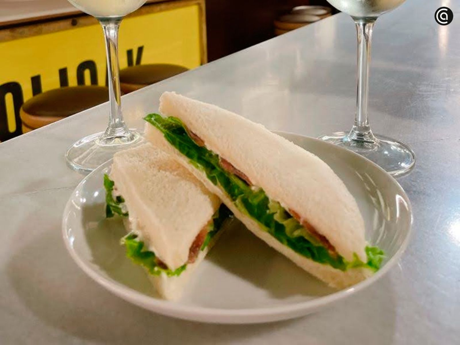 El pintxo creado en el Alameda sigue vivo en numerosas barras de Bilbao, donde cada local le da su toque sin perder la esencia original. El pintxo creado en el Alameda sigue vivo en numerosas barras de Bilbao, donde cada local le da su toque sin perder la esencia original.