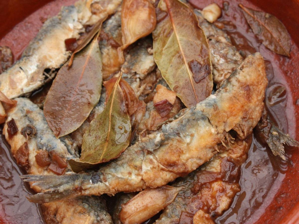 En la región mediterránea son tradicionales los escabeches de pescado.