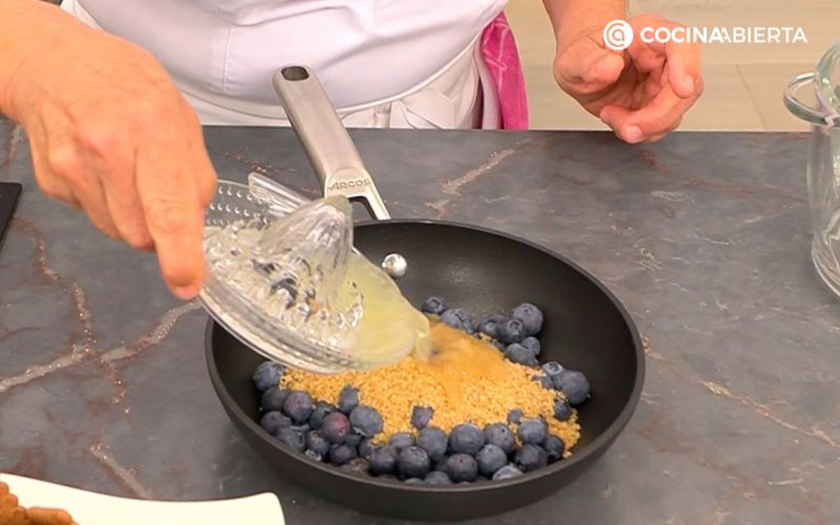 Coloca los ingredientes en una sartén