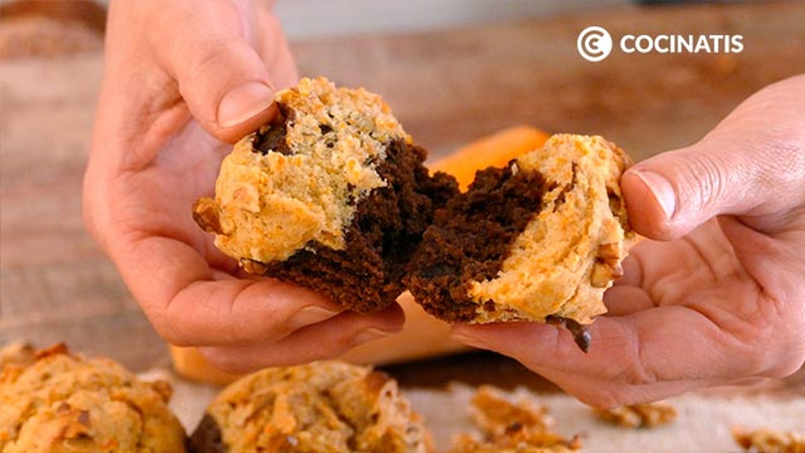 Déjalas enfriar y a disfrutar Receta de magdalenas de calabaza, chocolate y nueces paso 7