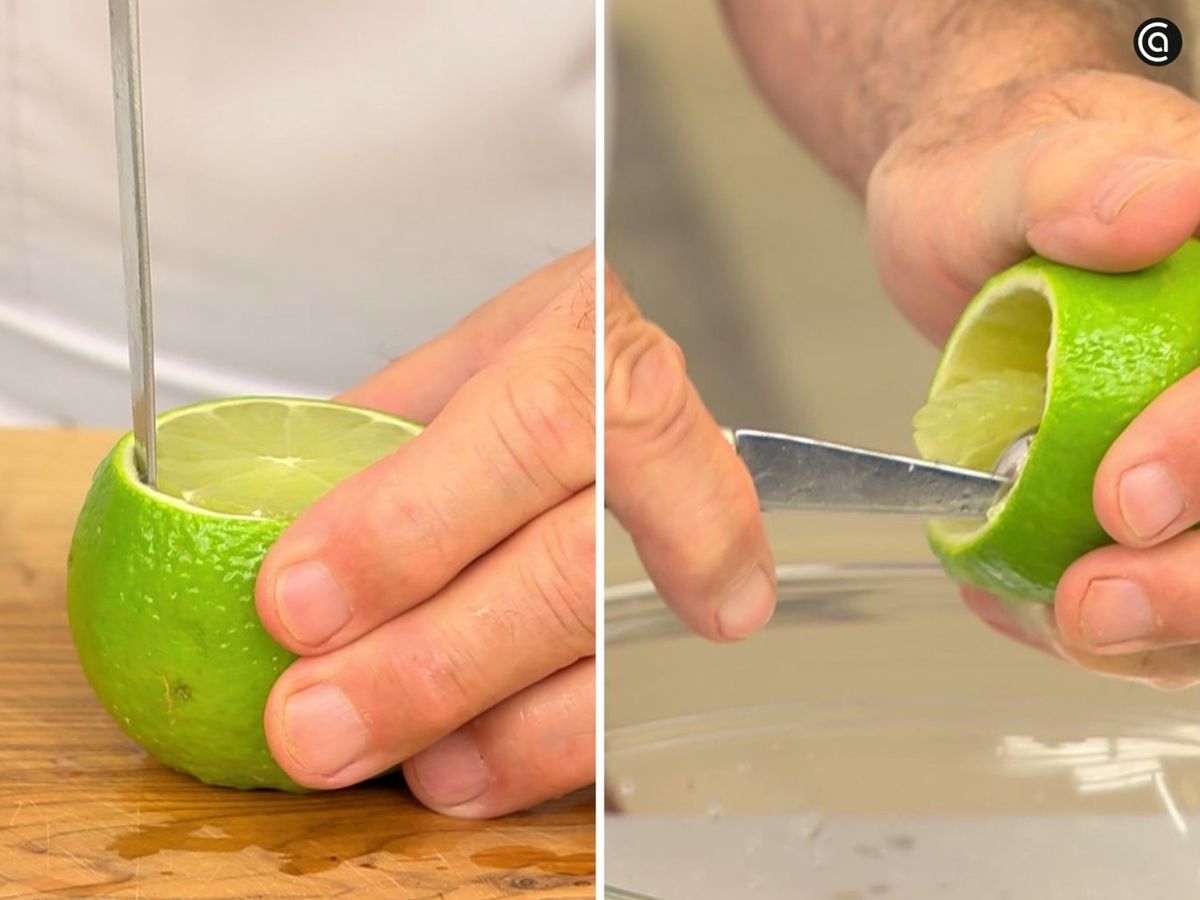 Retira la pulpa de las limas dejando la cáscara intacta