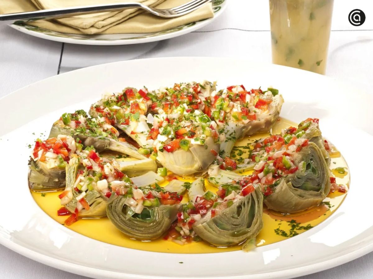 Las alcachofas naturales con vinagreta son una de las formas más frescas y ligeras de disfrutarlas.