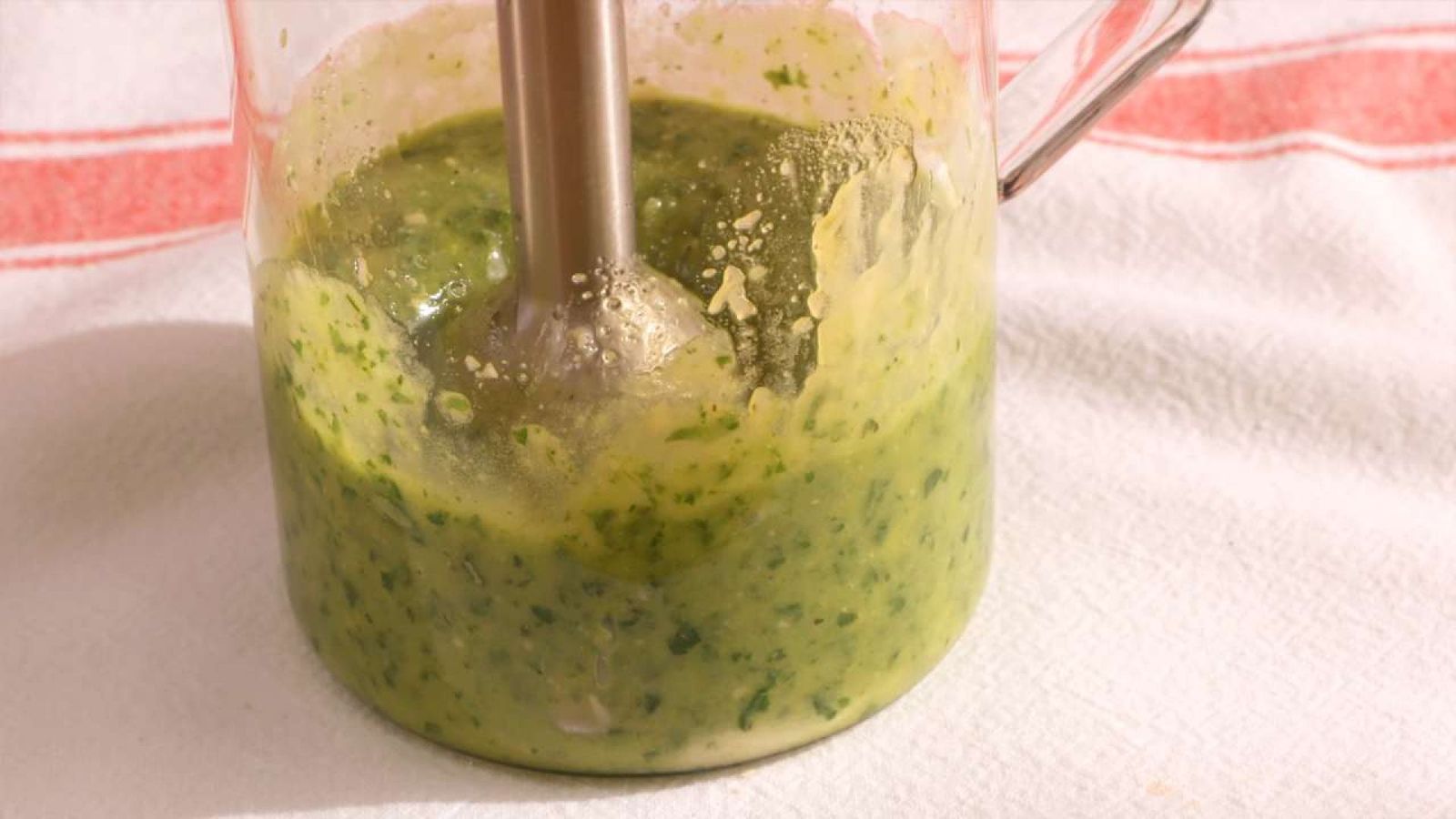 Cómo hacer salsa pesto paso 2 Cómo hacer salsa pesto paso 2