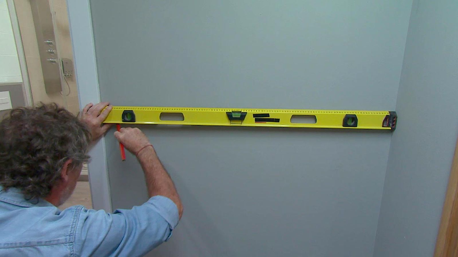 Como colocar un friso de vinilo paso 2