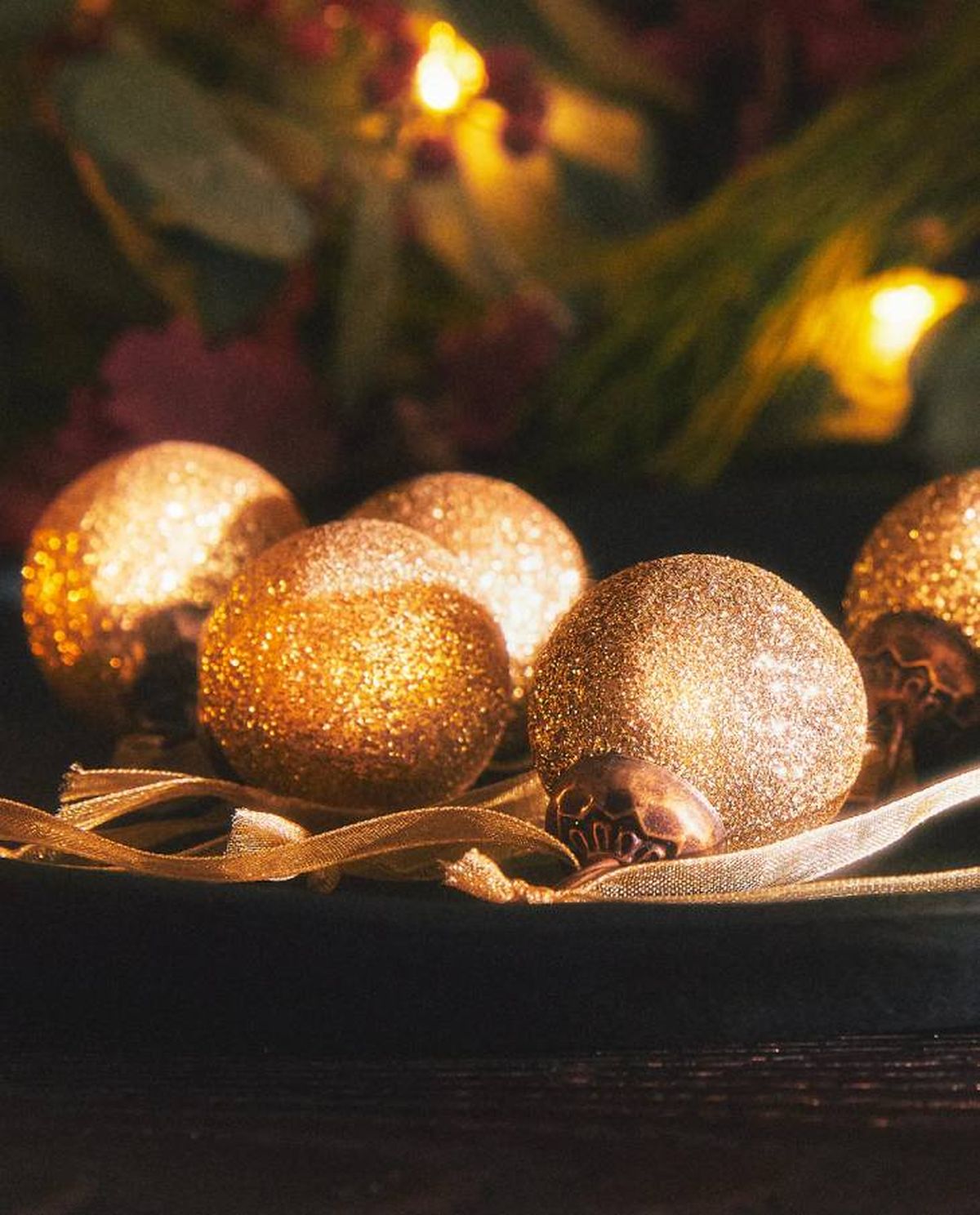 Bolas doradas purpurina navidad zara home