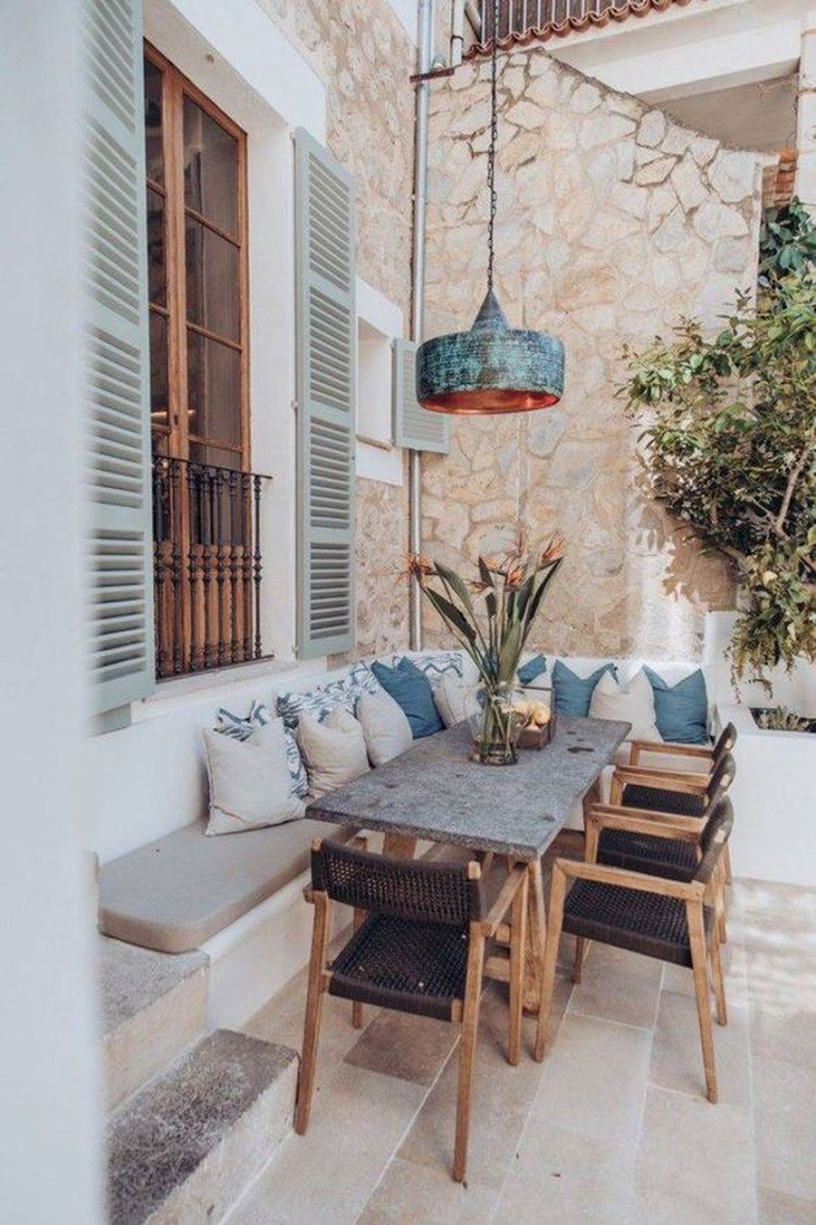 patio interior estilo mediterraneo 2