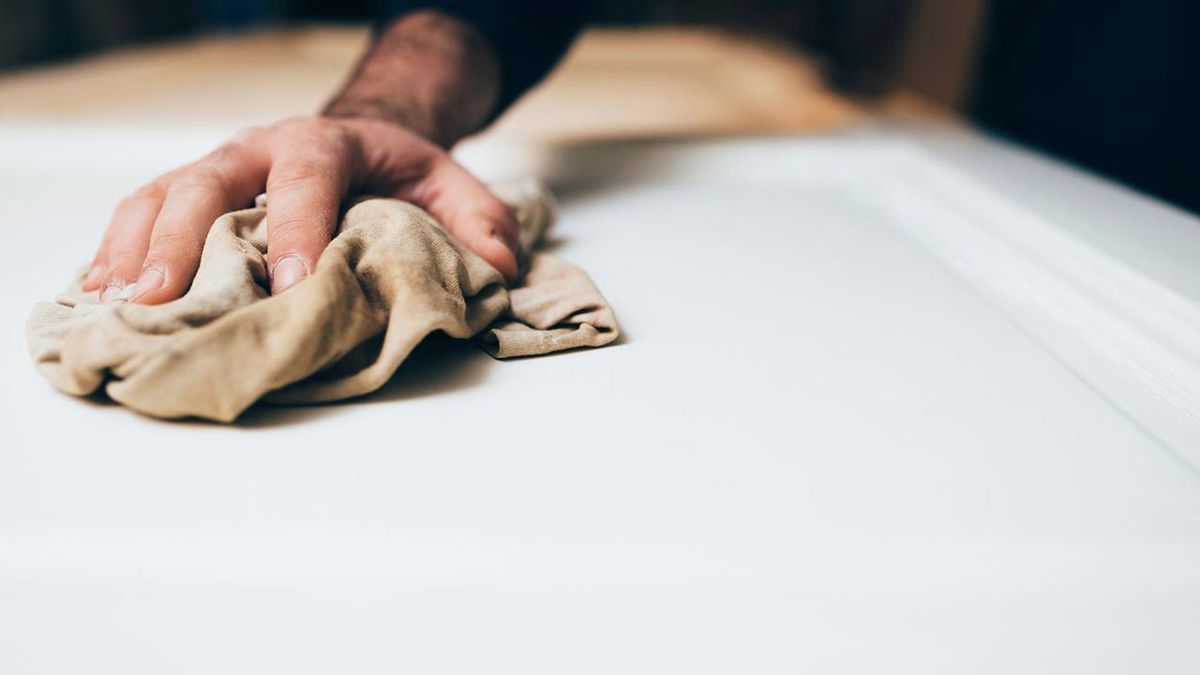 Errores frecuentes al pintar muebles de madera   segunda capa