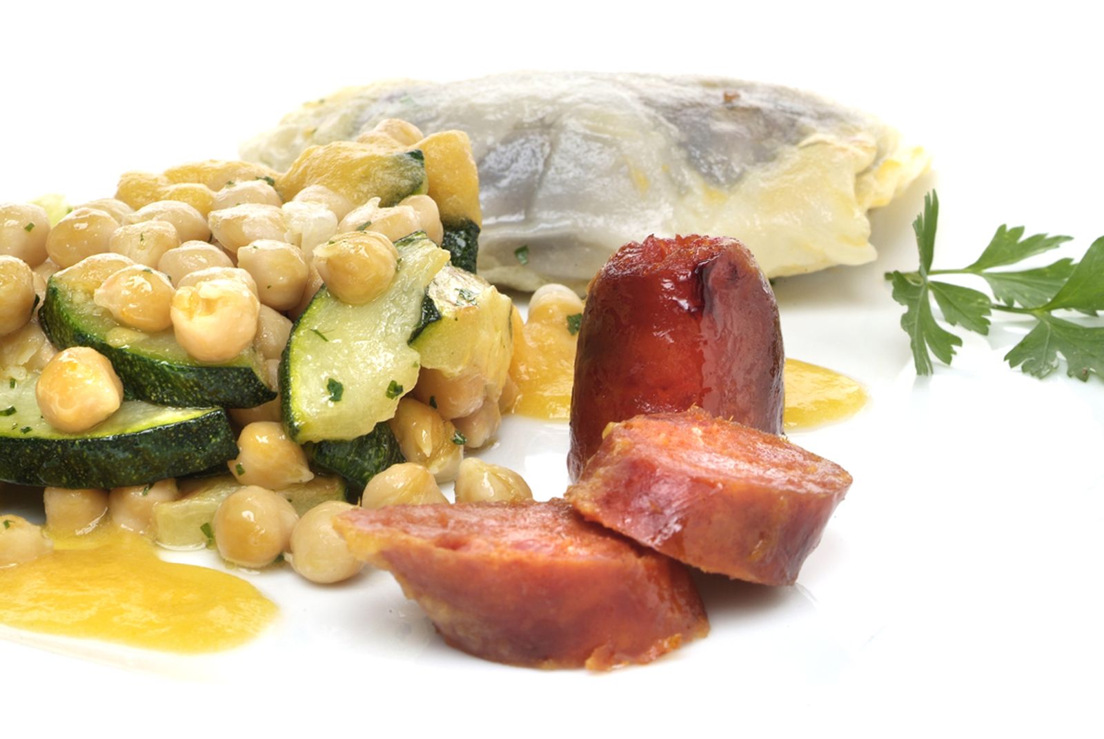 GARBANZOS CON LOMBARDA Y CHORIZO ASADO