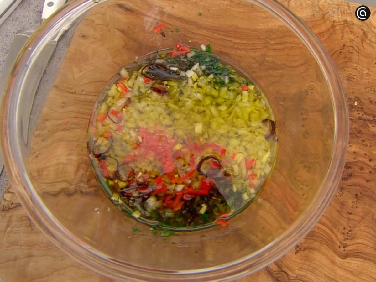Prepara la salsa chimichurri