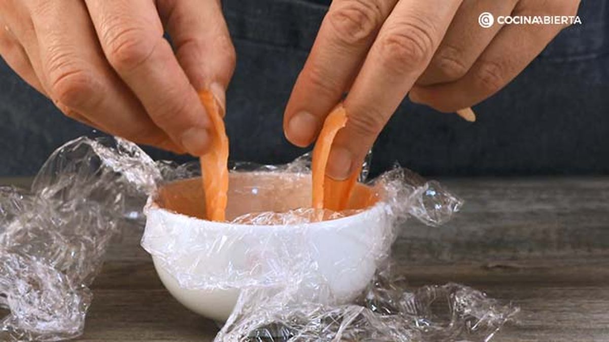 CTIS0935 receta pastelitos salmon ahumado mousse aguacate paso3