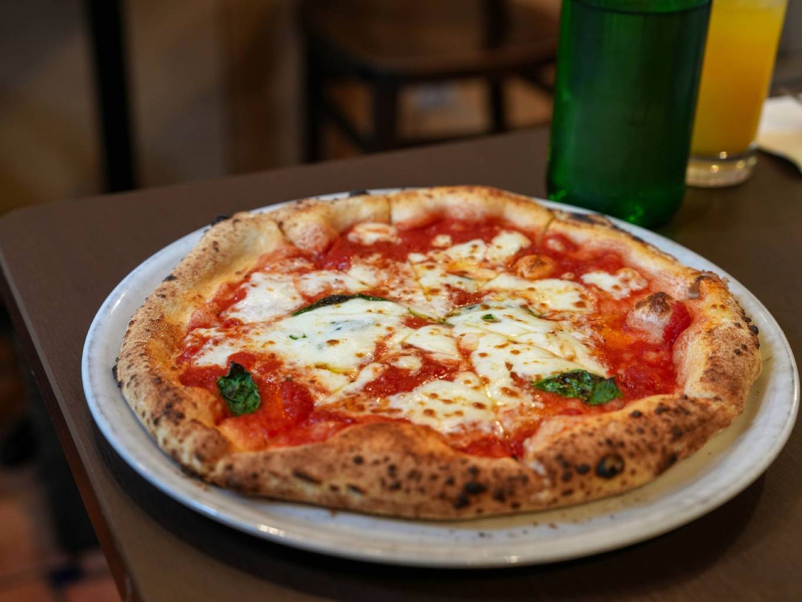 La Margherita original, con los colores de la bandera italiana y sabores auténticos de Nápoles.