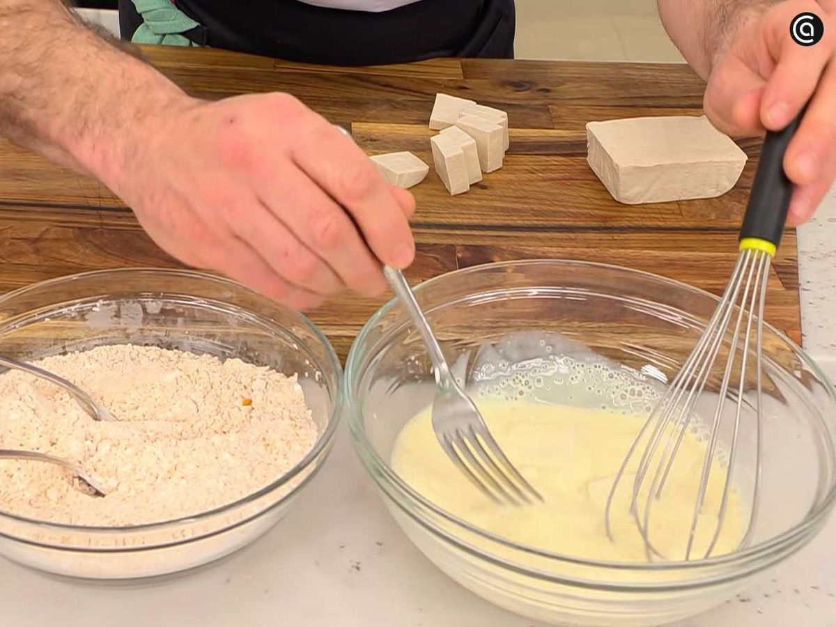 Hidrata los trozos de tofu