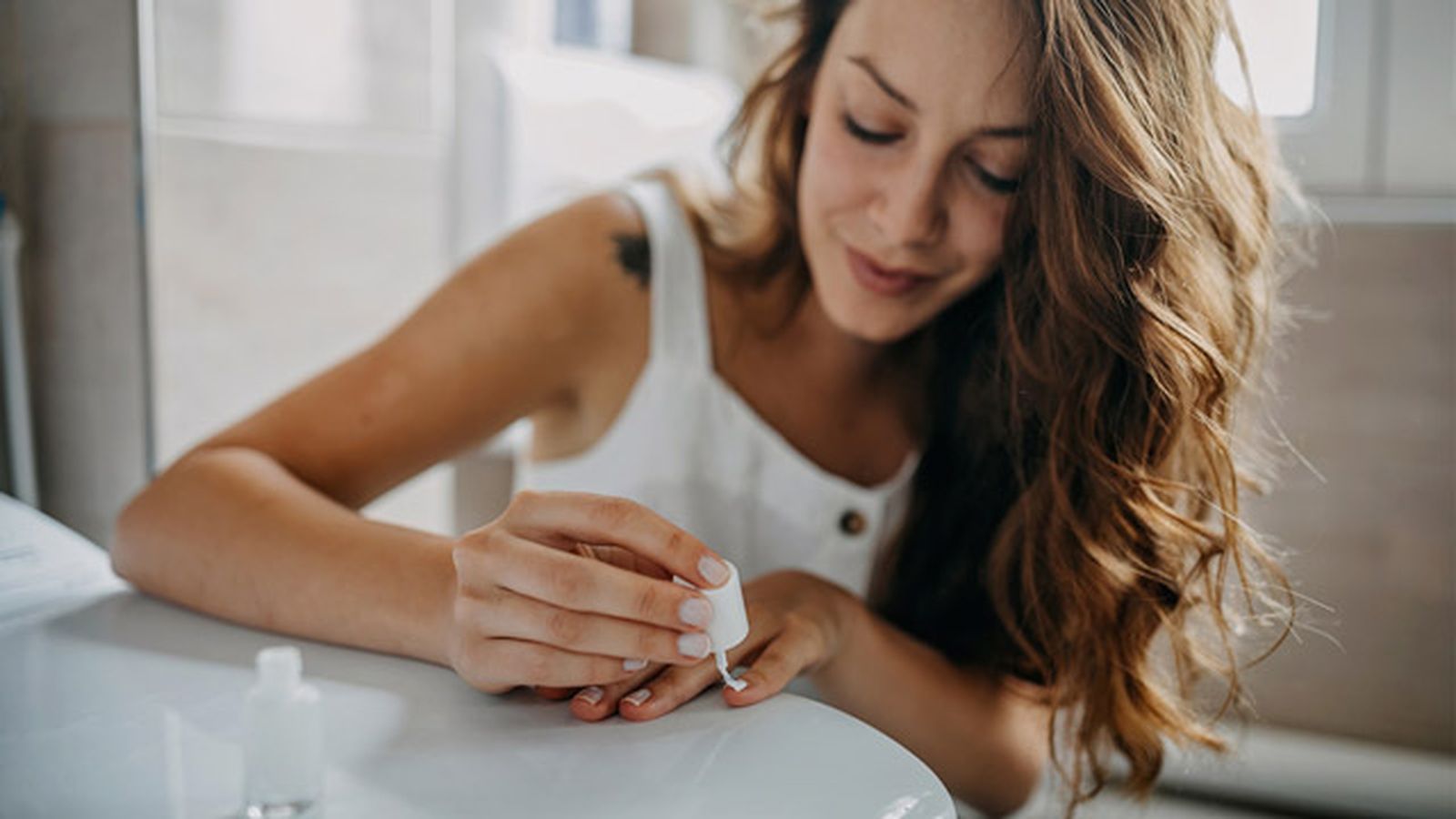 como hacer manicura semipermanente en casa kit