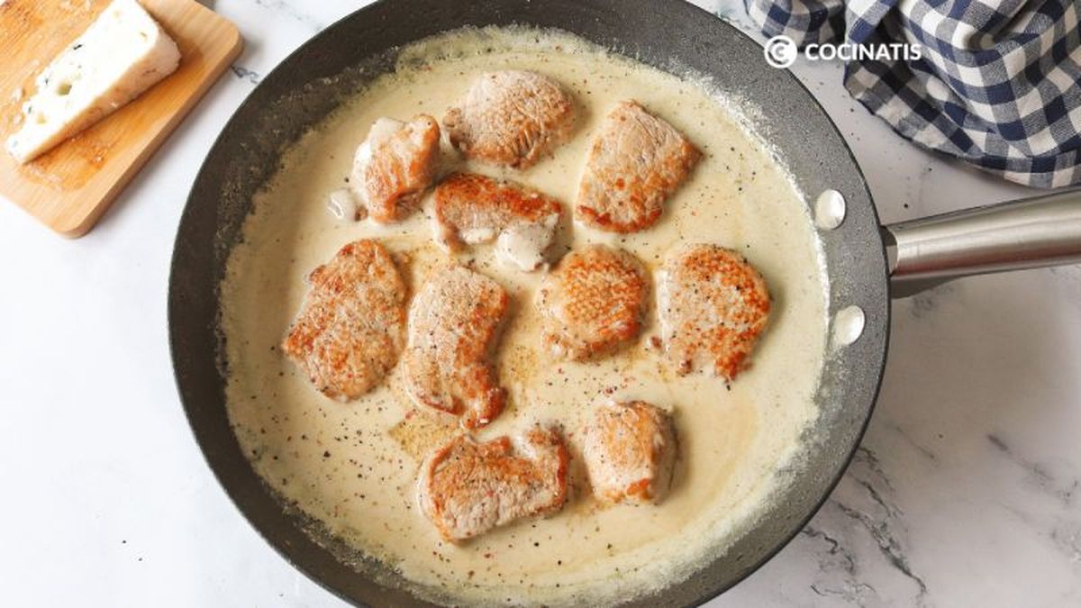 Cocinamos el solomillo en la salsa de queso