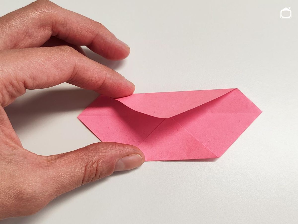 Cómo hace un corazón de papel, paso 3.