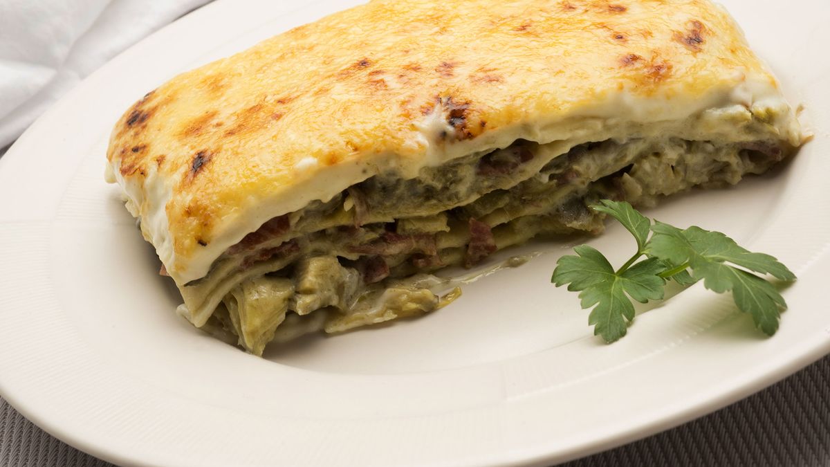 Lasaña de alcachofas con jamón