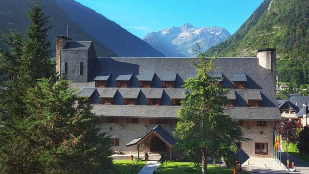 paradores petfriendly admiten mascotas espana en  la naturaleza arties