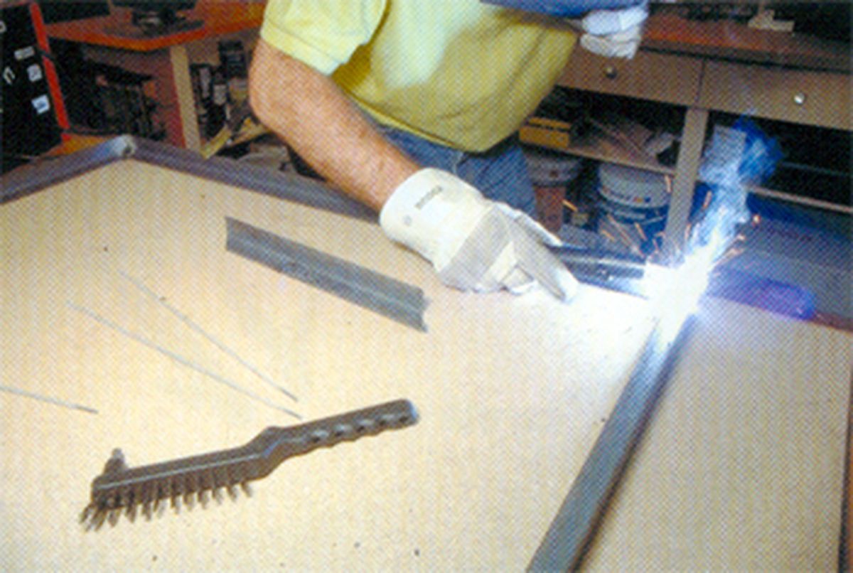 Mesa de forja y baldosa paso 2