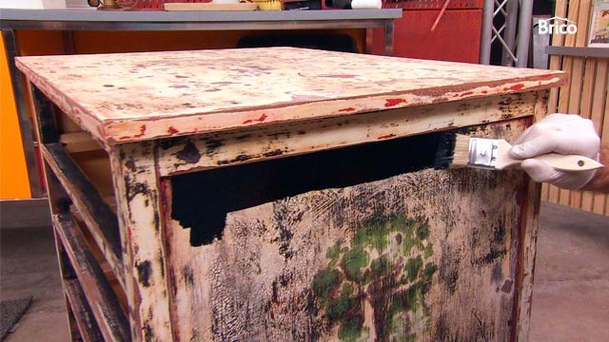 Cómoda con pintura pizarra paso 3