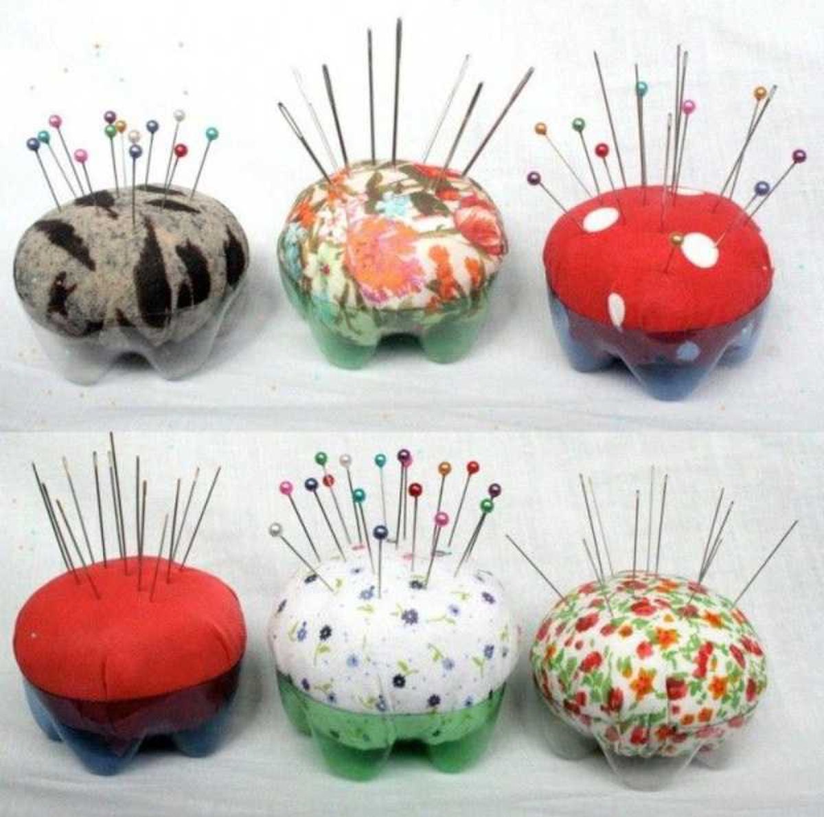 Alfileteros hechos con botellas de plástico.