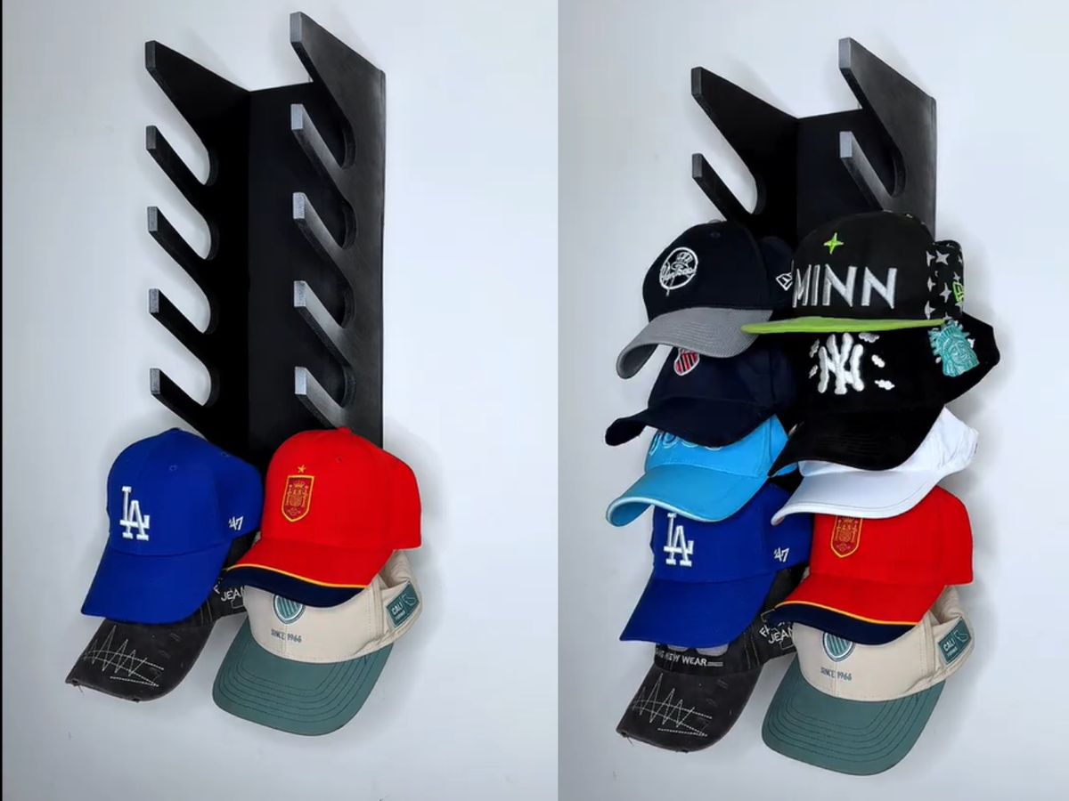 Gorras organizadas en su portagorras hecho a medida