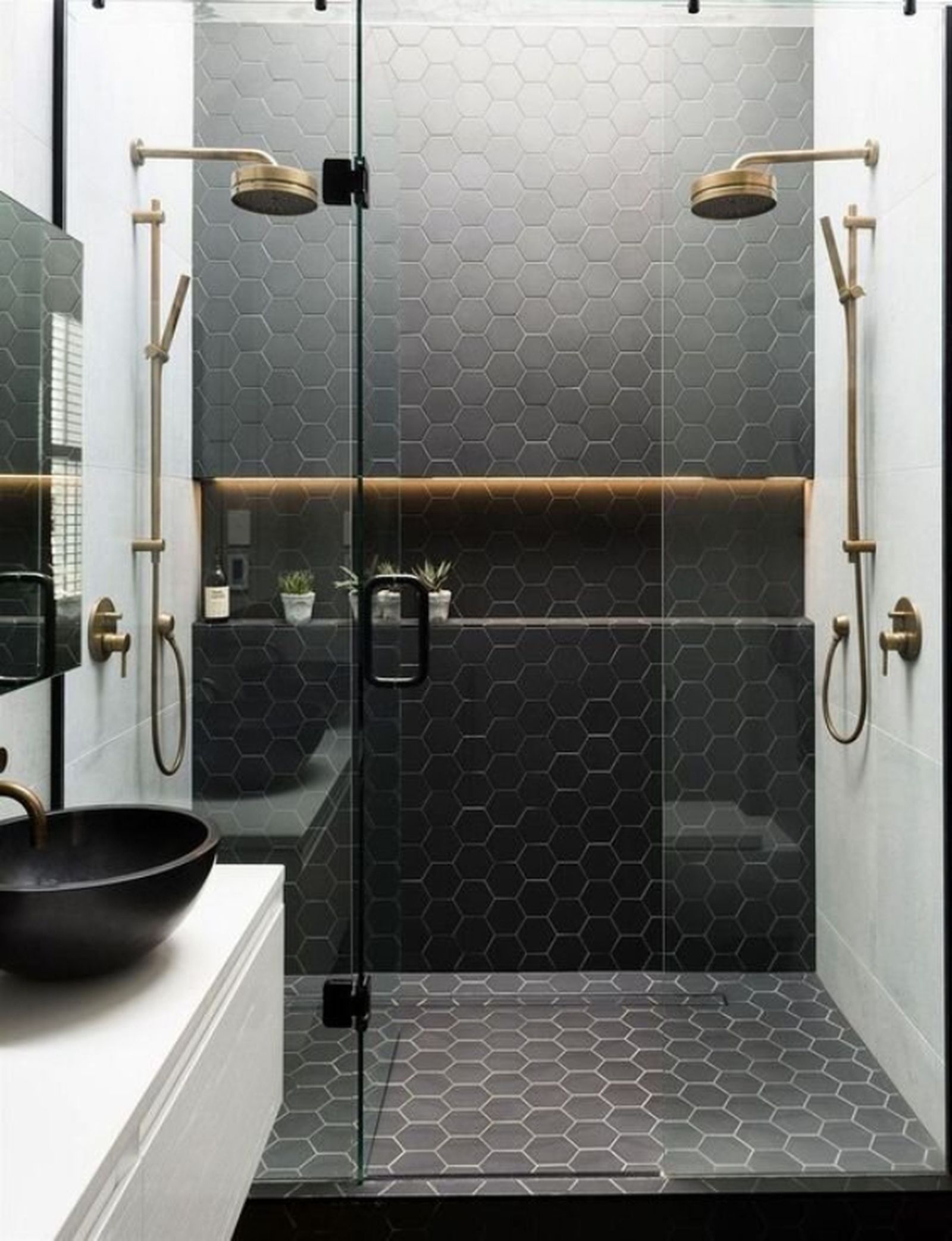 10 baños modernos con ducha que te encantarán 8