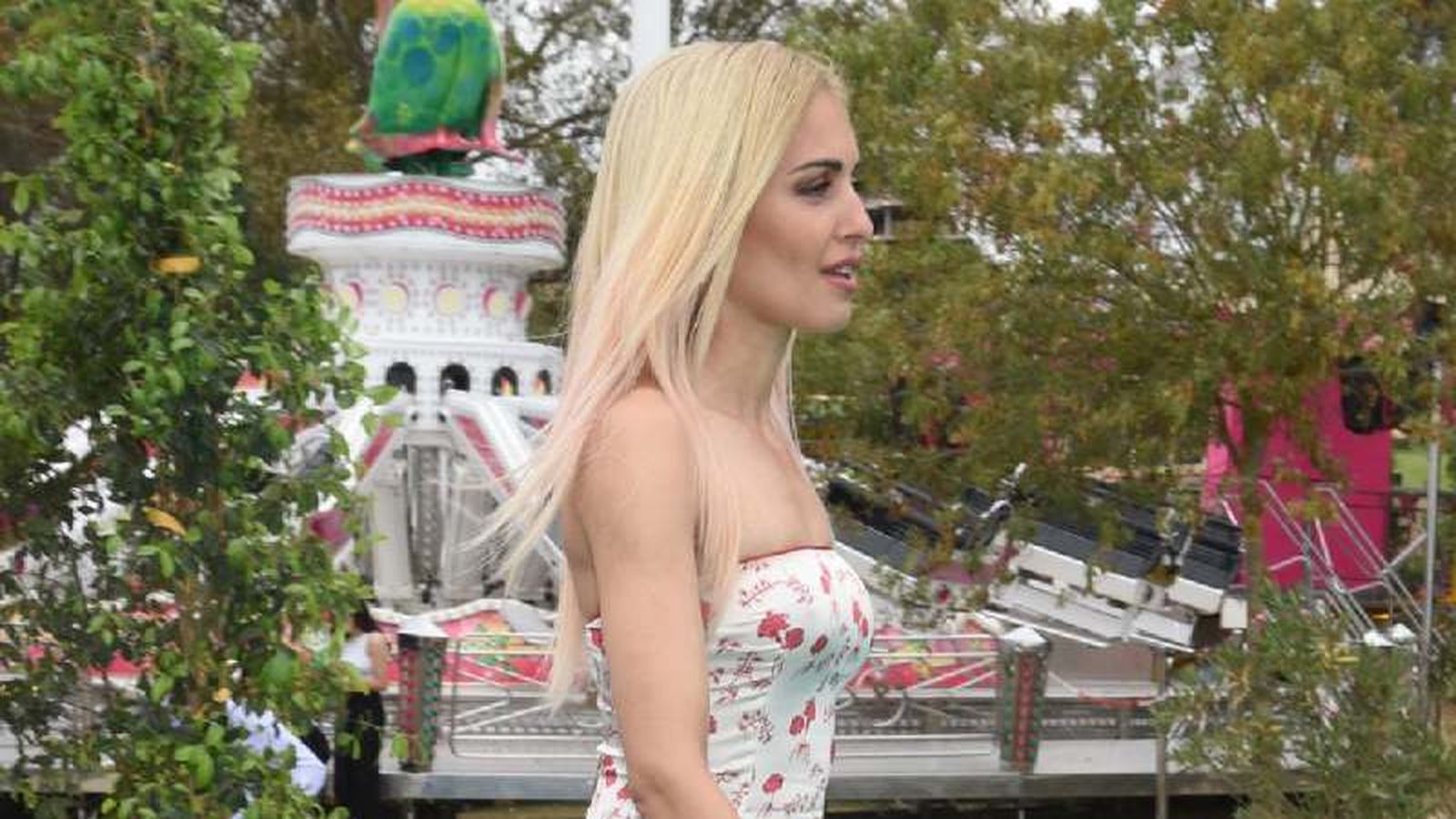 La actriz Hiba Abouk con su nueva imagen de rubia La actriz Hiba Abouk con su nueva imagen de rubia