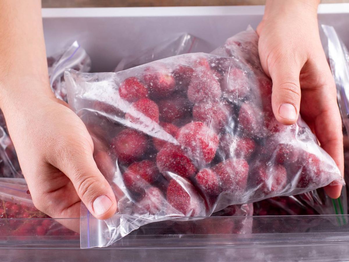 Congelar fresas es una opción perfecta para usarlas más adelante.