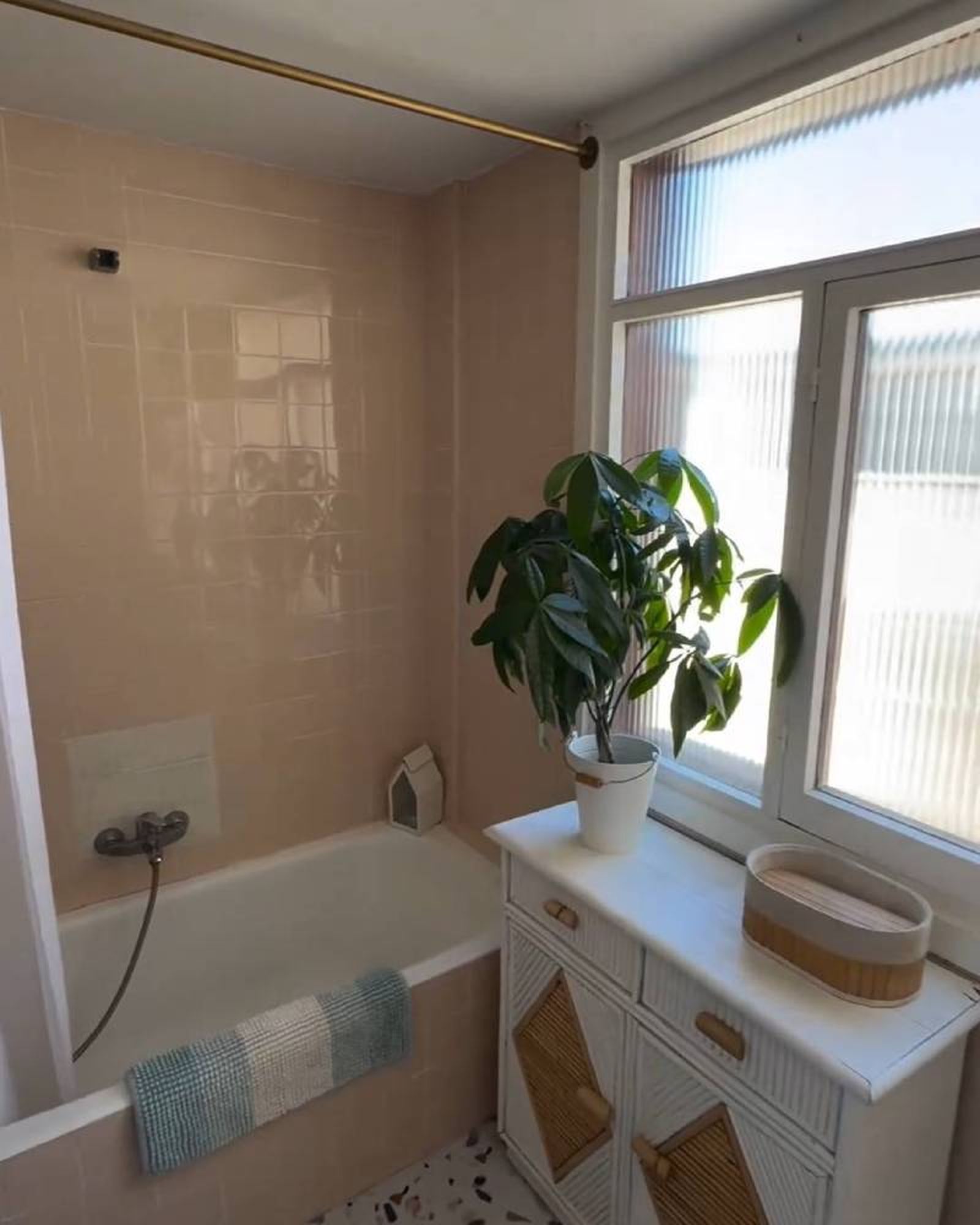 El baño de la casa de Madrid de la casa de Penélope Guerrero. El baño de la casa de Madrid de la casa de Penélope Guerrero.