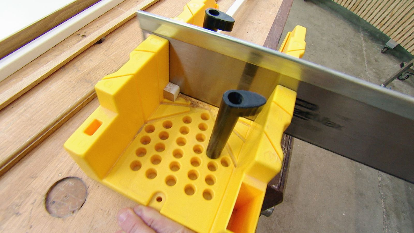 Crear una ventana en una puerta paso 5