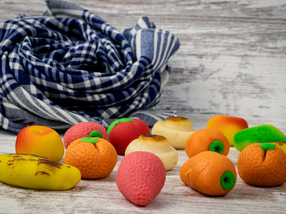 Frutas de mazapán que se regalan en la mocaorà, el 9 de octubre, Día de la Comunitat Valenciana.