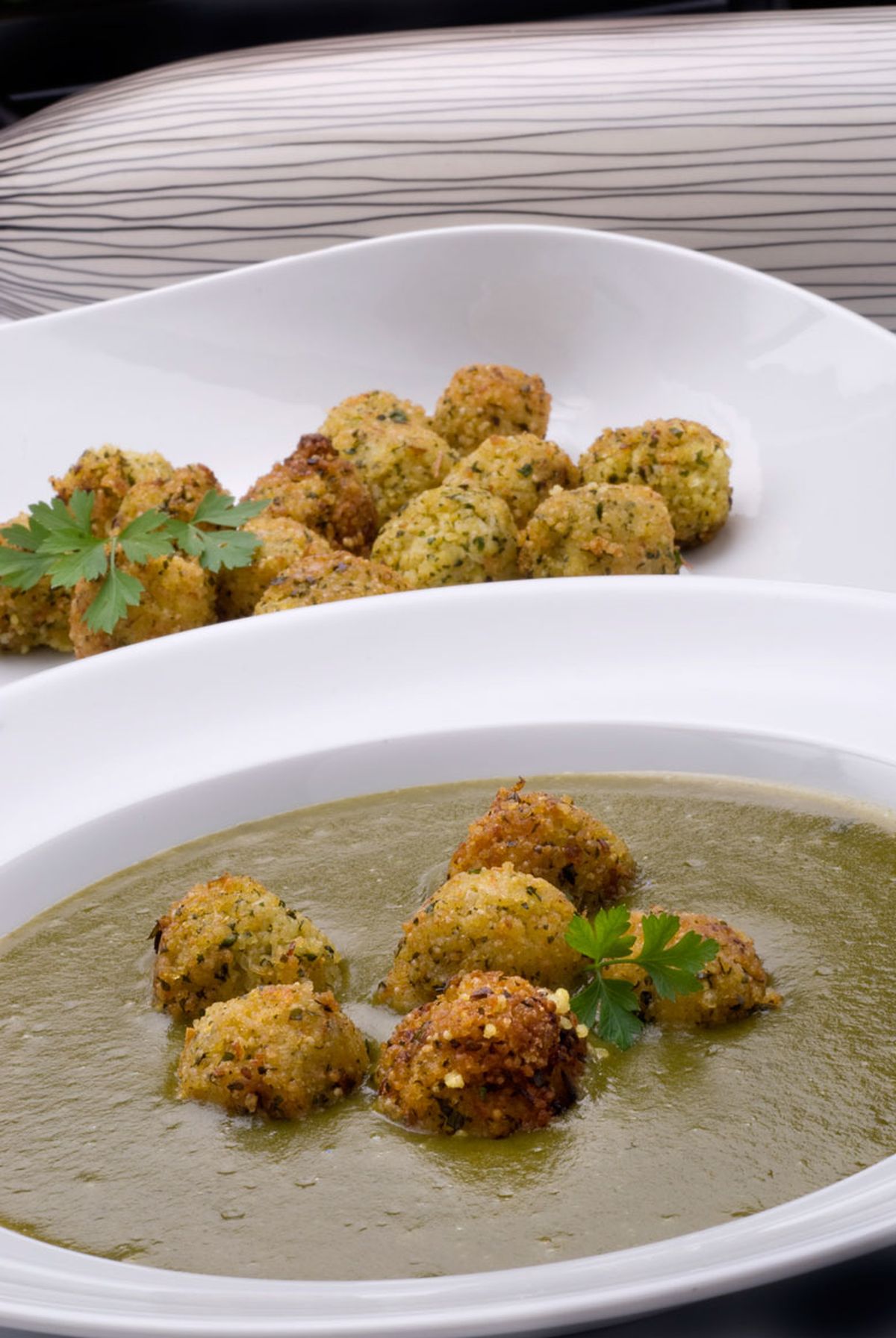 Crema de acelgas con croquetas de mijo