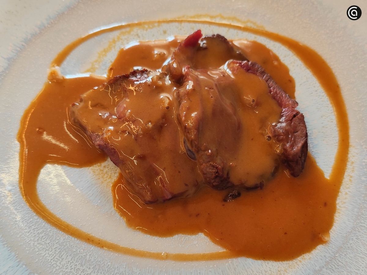 El buey strogonoff fue uno de los platos más ricos del menú