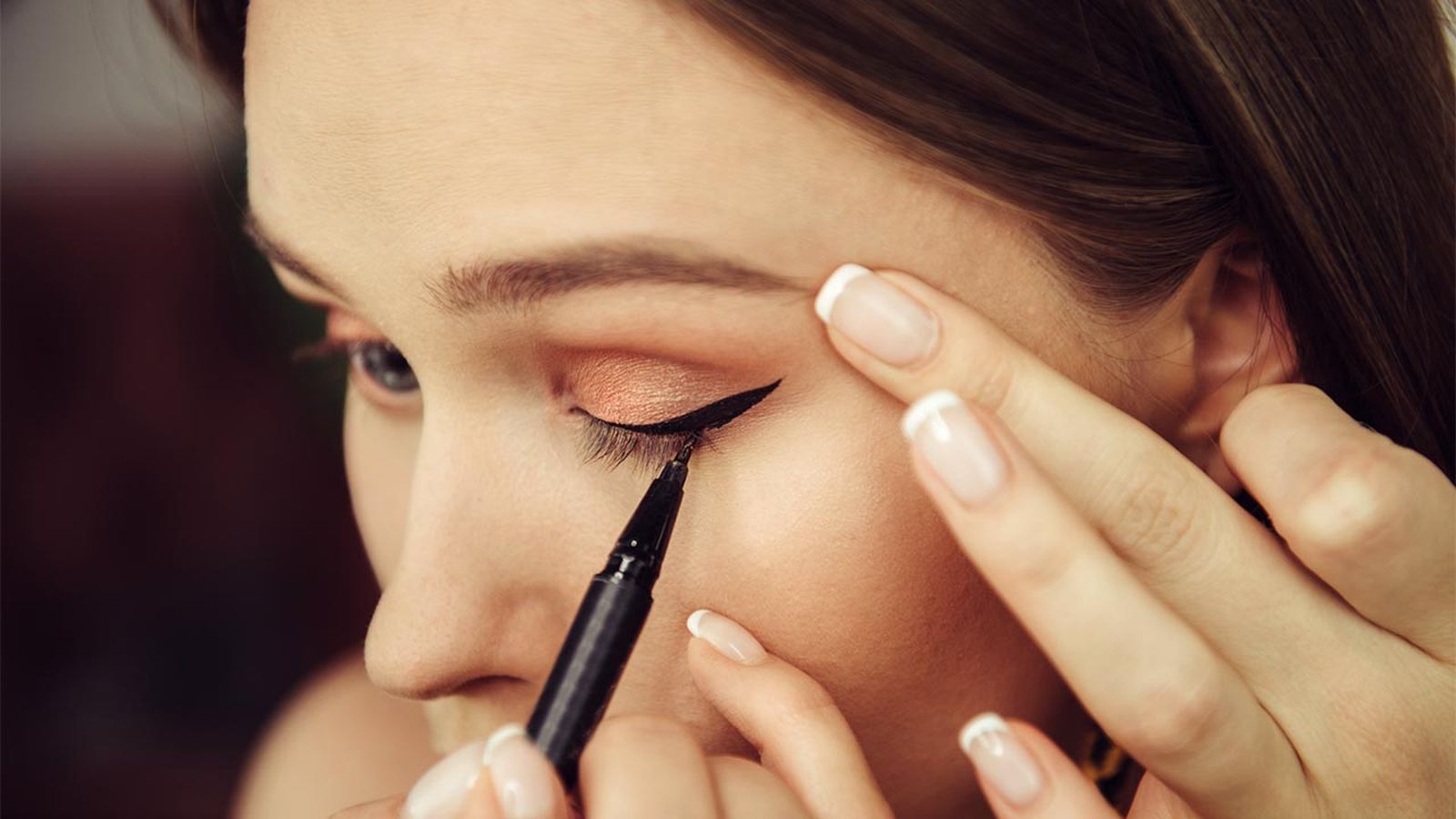 bold cat eye en que consiste la nueva tendencia de maquillaje portada