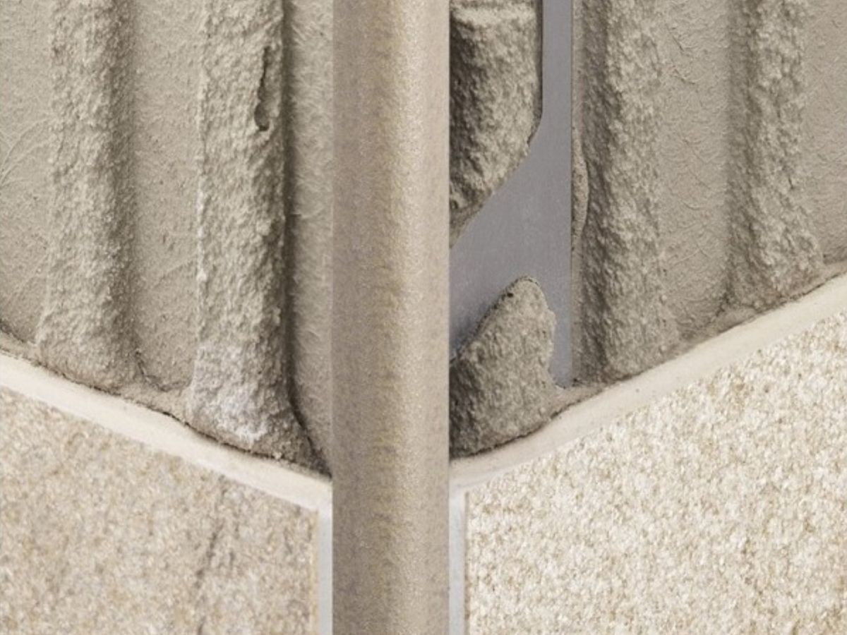 Cantonera de aluminio