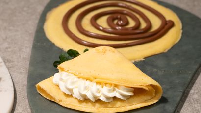 Los frixuelos asturianos admiten varios rellenos como nata o crema de chocolate.