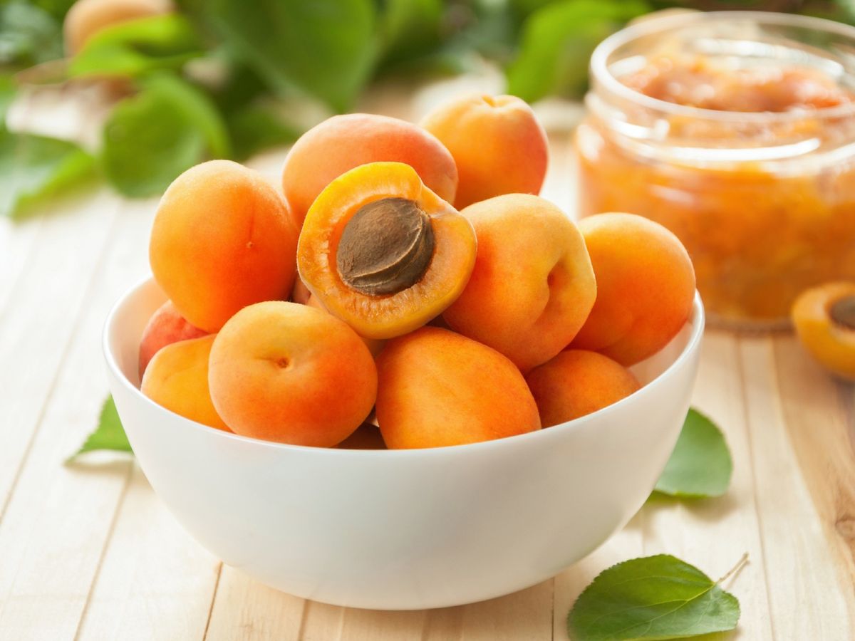 El albaricoque es de las primeras frutas de hueso en llegar al mercado