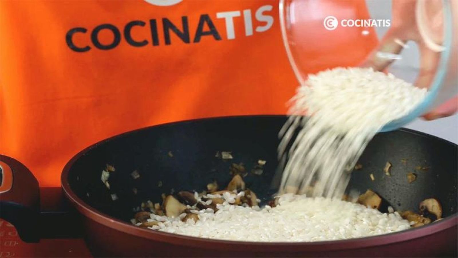 Añade el arroz Añade el arroz