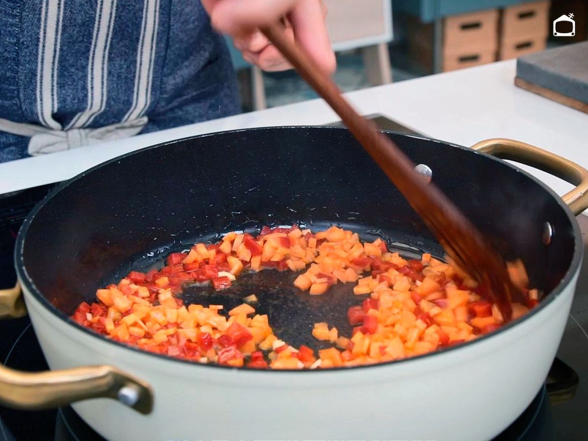 Sofrito de verduras para el arroz con atún