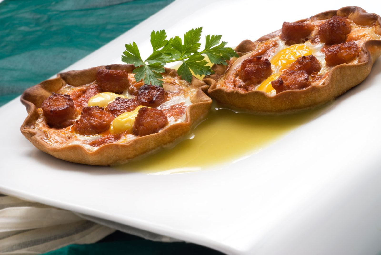 Nidos rellenos de txistorra y huevo de codorniz xl Nidos rellenos de txistorra y huevo de codorniz xl