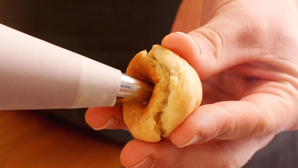 Técnica cómo usar manga pastelera  profiteroles rellenos de crema chocolate