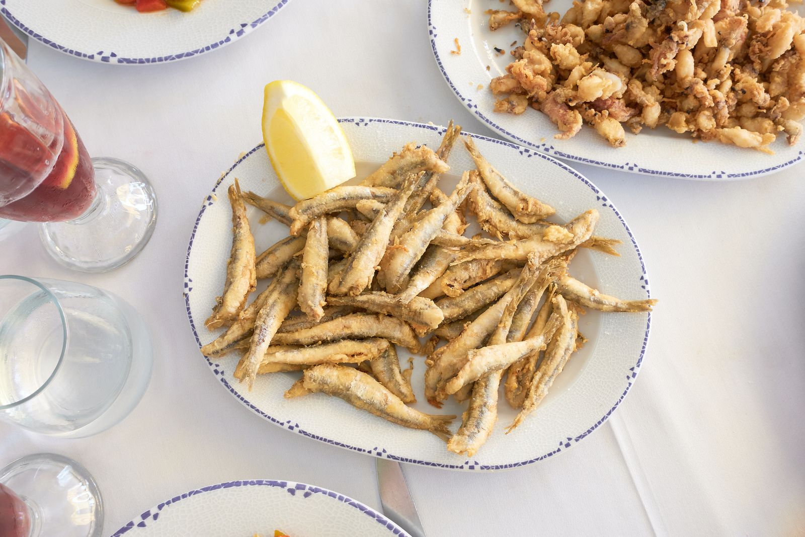 El pescaíto frito es uno de los platos más típicos de Andalucía
