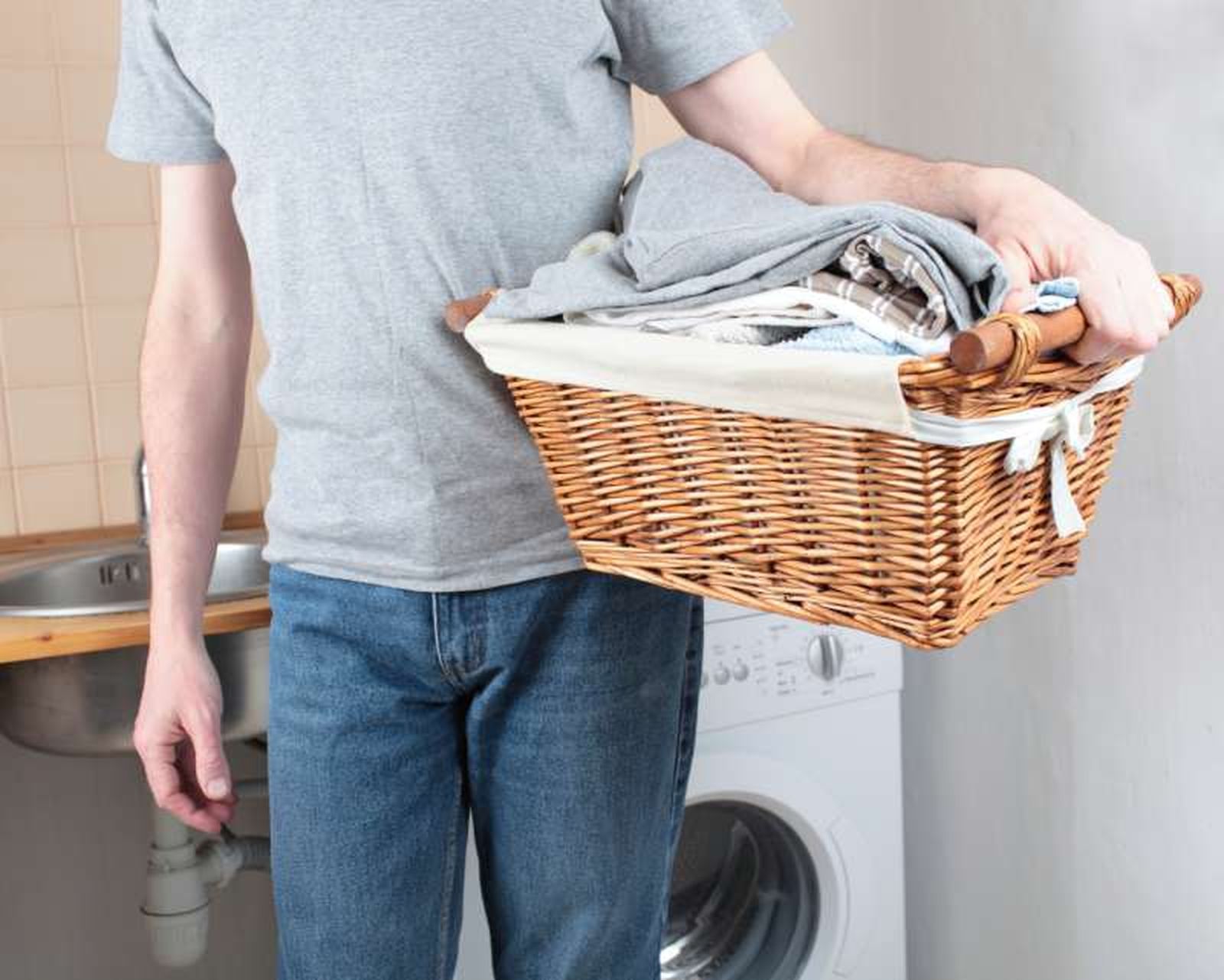 No permitas que las manchas permanezcan en los tejidos por mucho tiempo No permitas que las manchas permanezcan en los tejidos por mucho tiempo